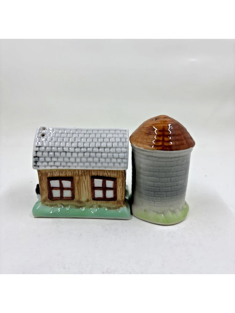 Vintage Barn And Silo Salt And Pepper Shakers RARE Version